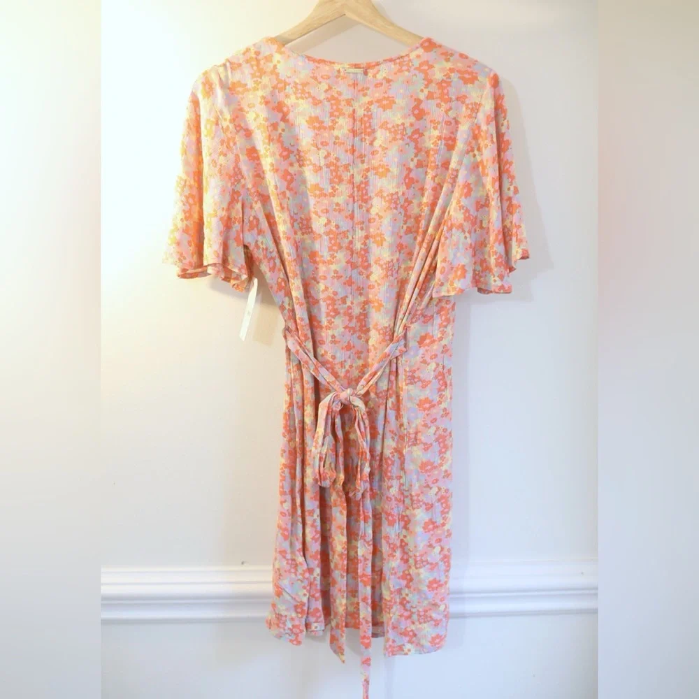 Billabong Floral Wrap Dress Multicolor V-Neck Flutter Short Sleeve Size M/10 NWT - Picture 5 of 9